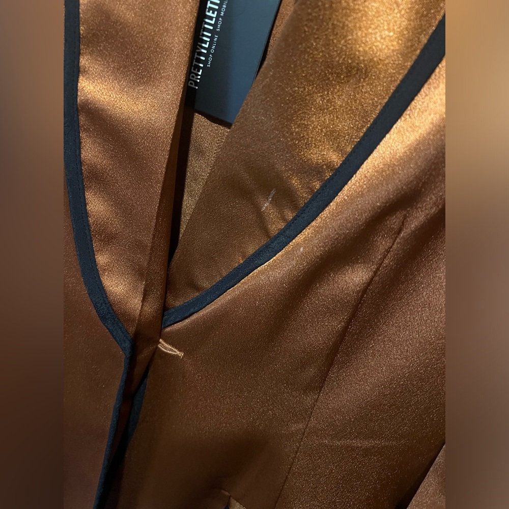 PrettyLittleThing robe detail blazer dress - Picture 10 of 10